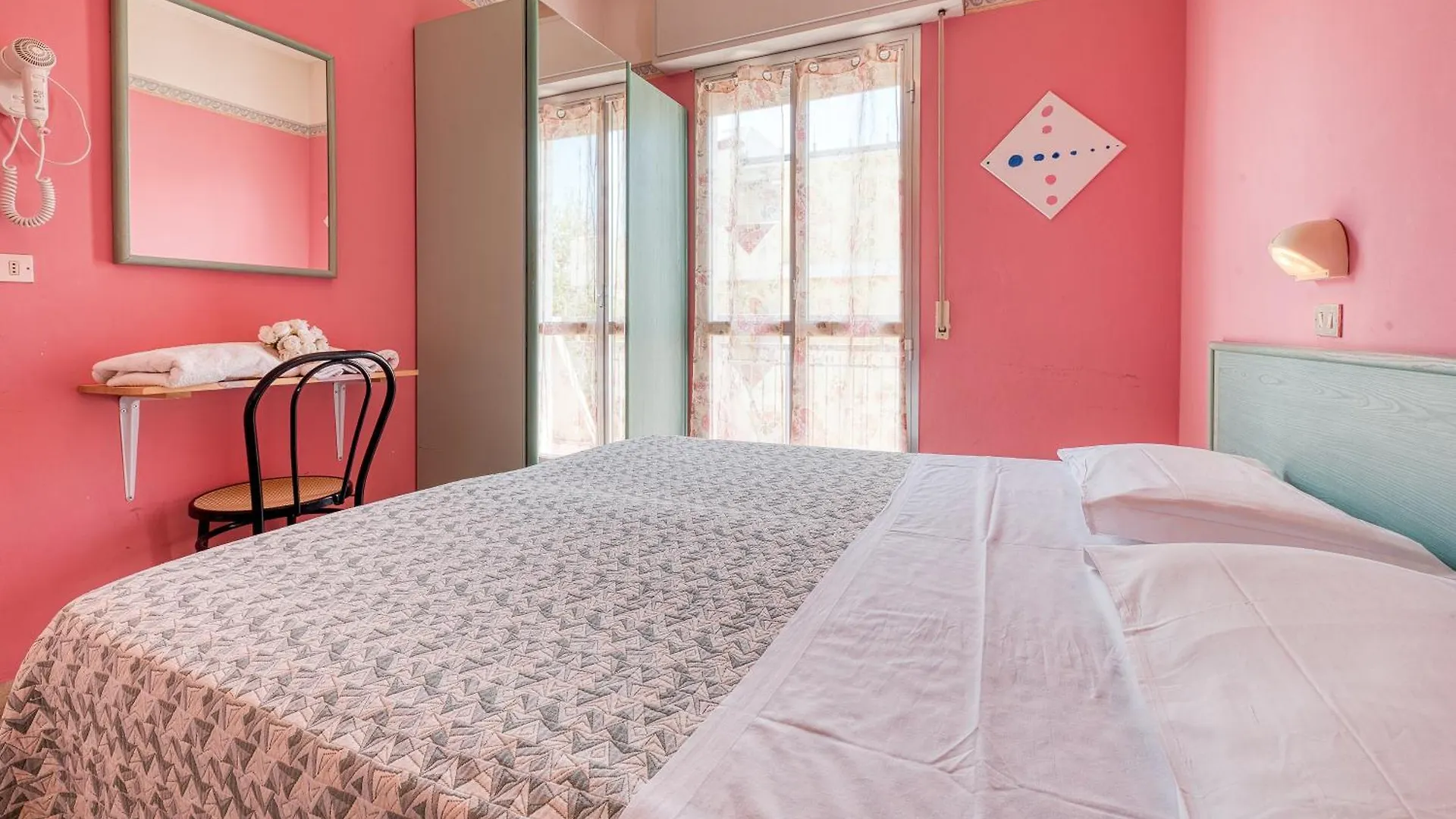 Hotel Sabbia d'Oro Rimini 2*,  Italia